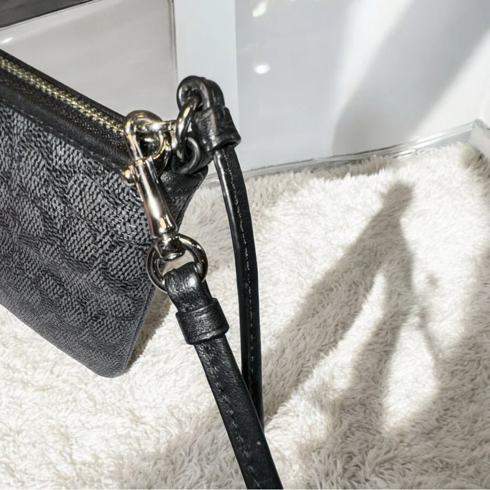Coach Black and Blue Denim Signature Coated Canvas Corner Zip Wristlet NEW - Picture 4 of 12
